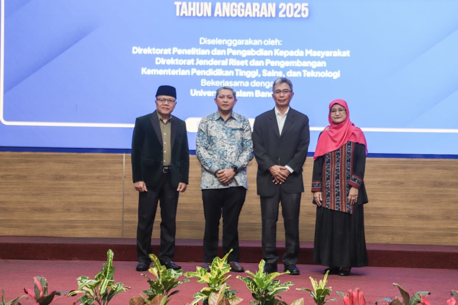 Kemdiktisaintek Perkuat Dampak Kampus melalui Bimtek Kosabangsa dan Sosialisasi Mahasiswa Berdampak di Jawa Barat