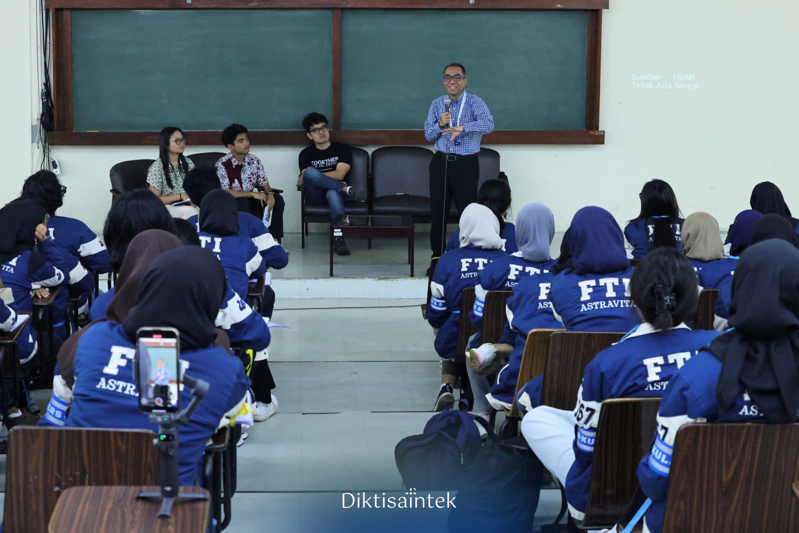 Mendiktisaintek Ajak Mahasiswa Jadi Motor Penggerak Industri Berbasis Sains dan Teknologi