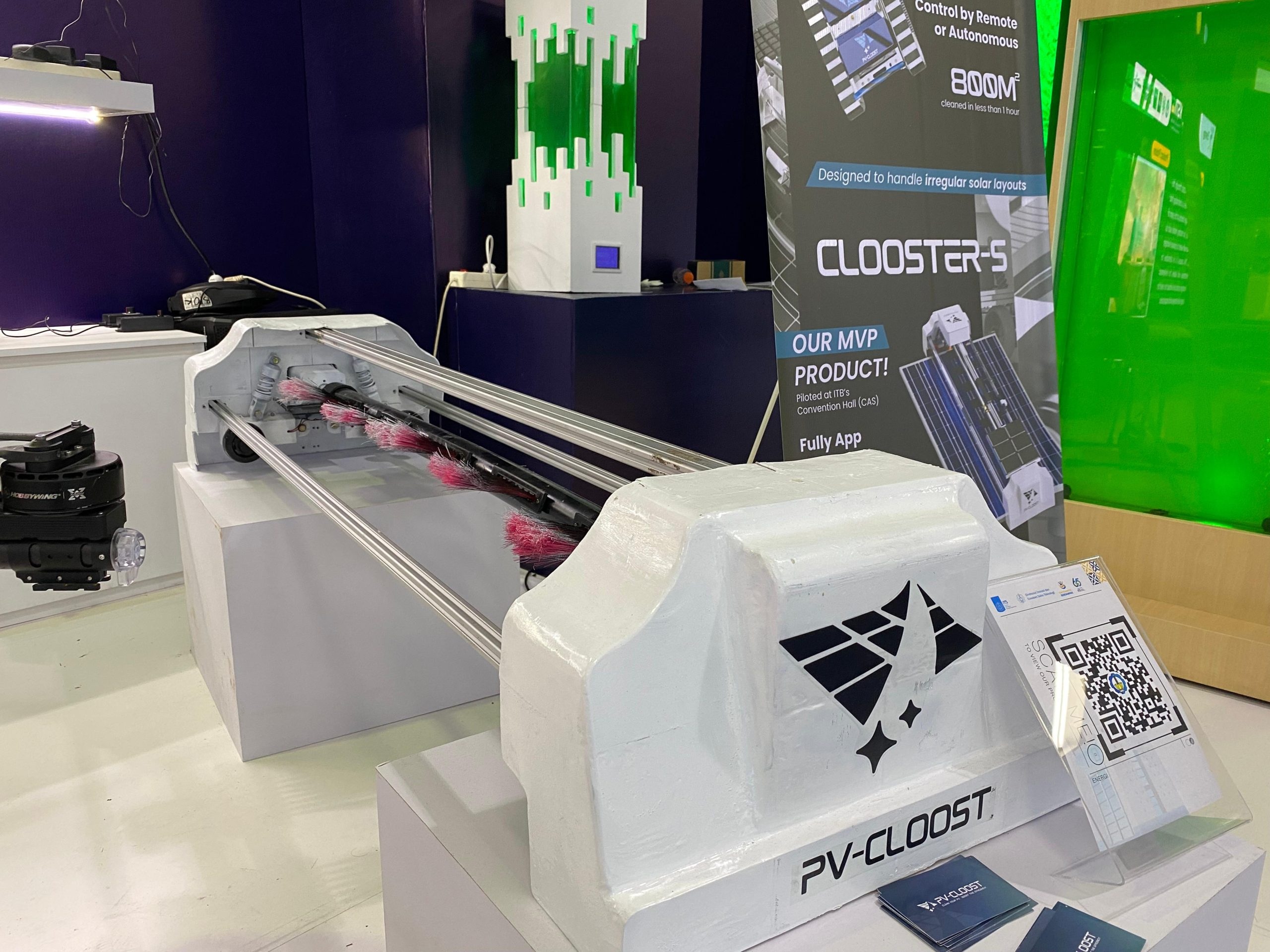 Robot Pembersih Panel Surya PV-CLOOST, Karya Mahasiswa ITS