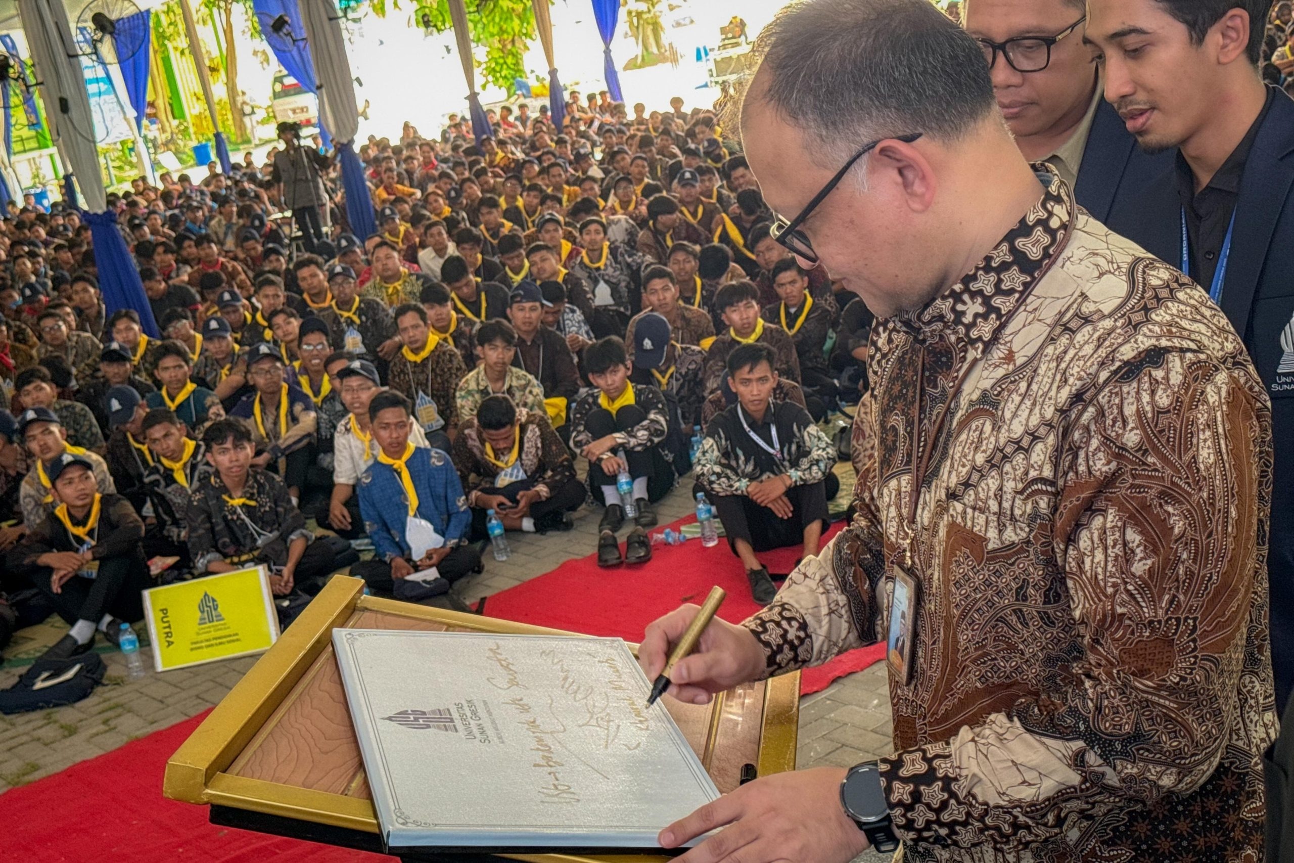 Dirjen Dikti Bagikan Kiat Belajar di Era Digital kepada Ribuan Mahasiwa Baru Universitas Sunan Gresik