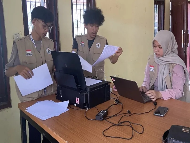 Kelompok Kuliah Kerja Mahasiswa (KKM) Tematik Literasi 12 Untirta Hidupkan Kembali Perpustakaan Desa Rocek