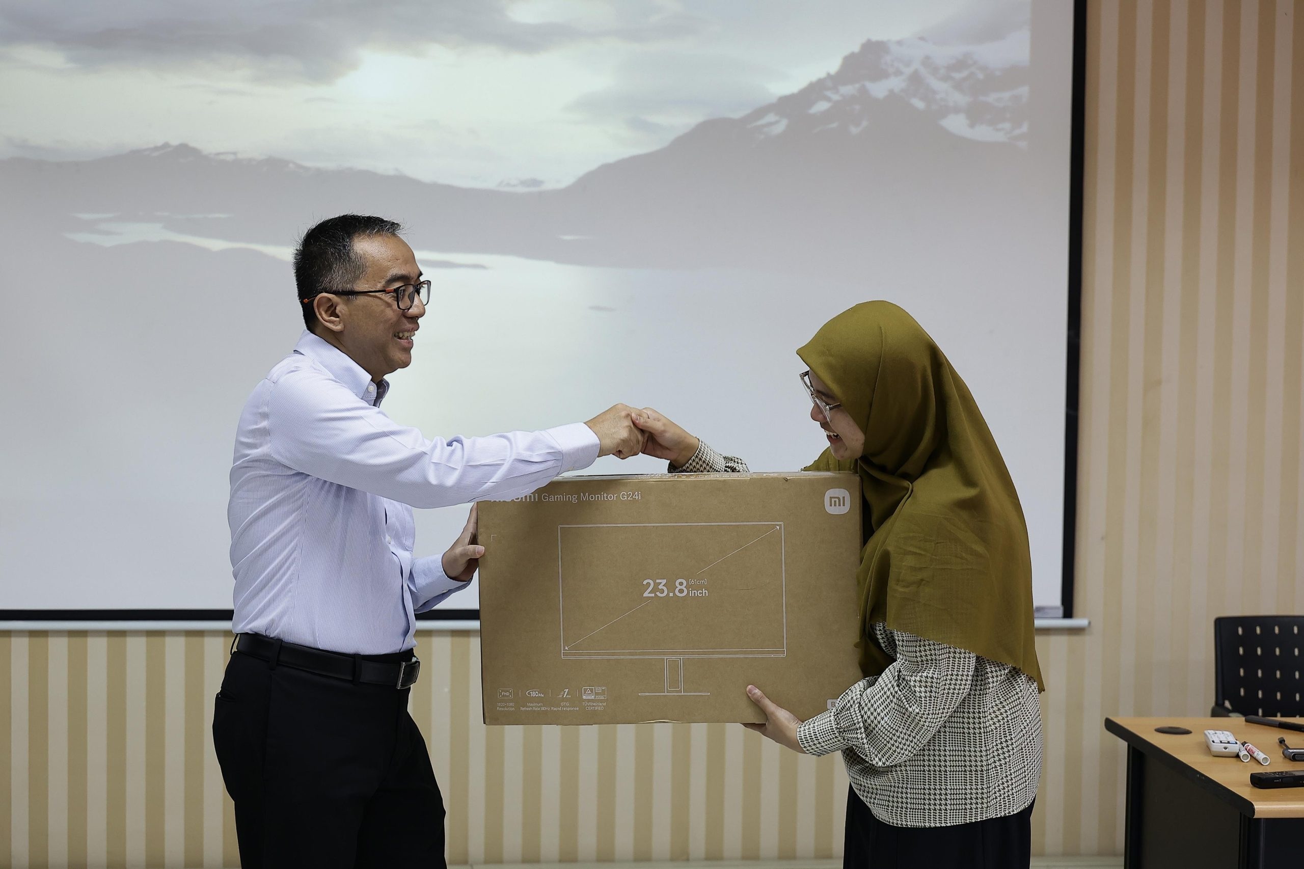 Sulis, Sang Penjelajah Samudra Ilmu: Kisah Dosen Muda ITB yang Menginspirasi Lewat Riset Laut dan Ketulusan Hati