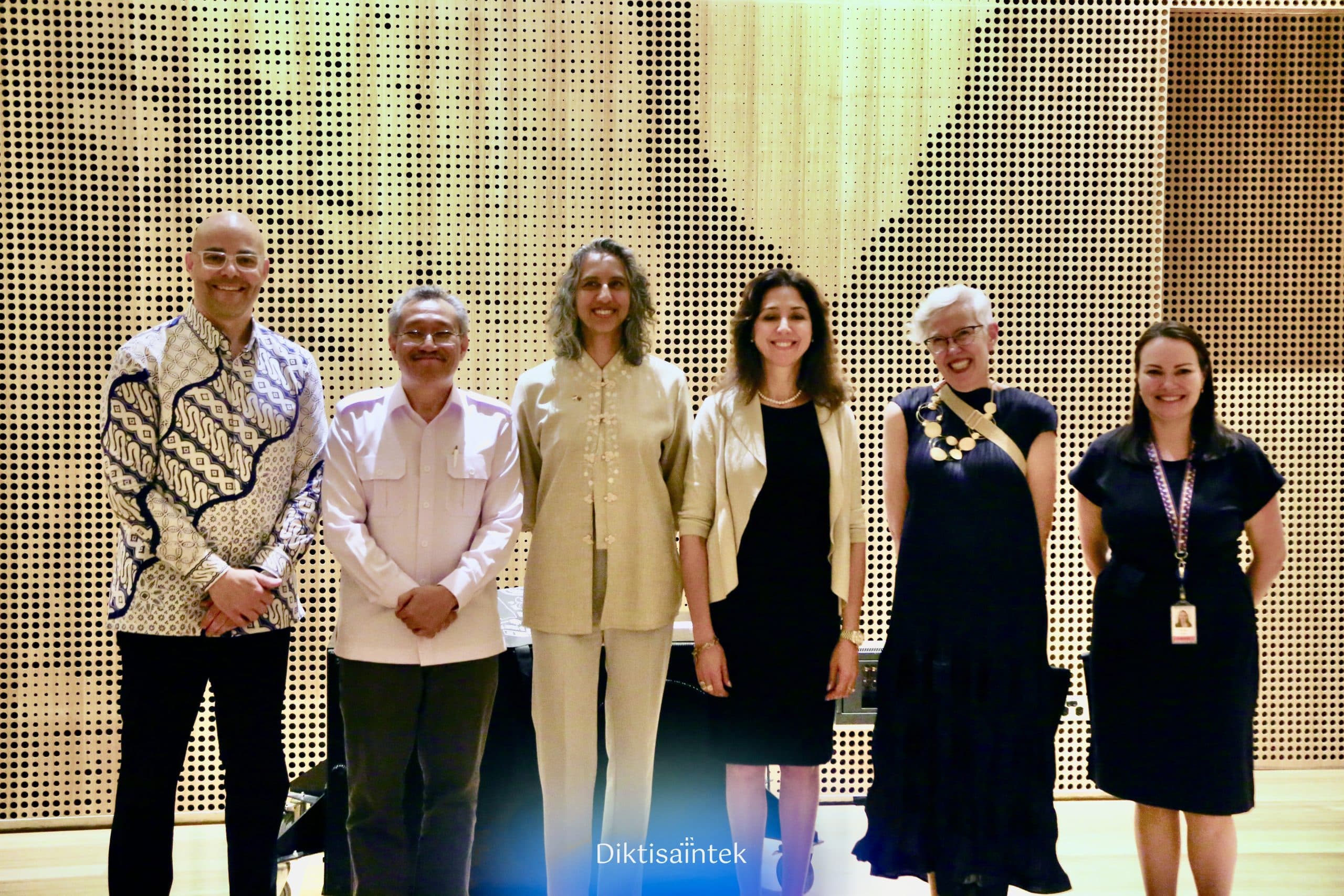 Kemdiktisaintek Dorong Kolaborasi Riset Internasional melalui Program Interdisipliner Monash University di Indonesia
