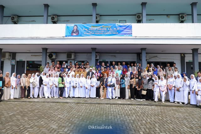 Wamendiktisaintek Melaksanakan Kunjungan Kerja di Stikes Hamzar