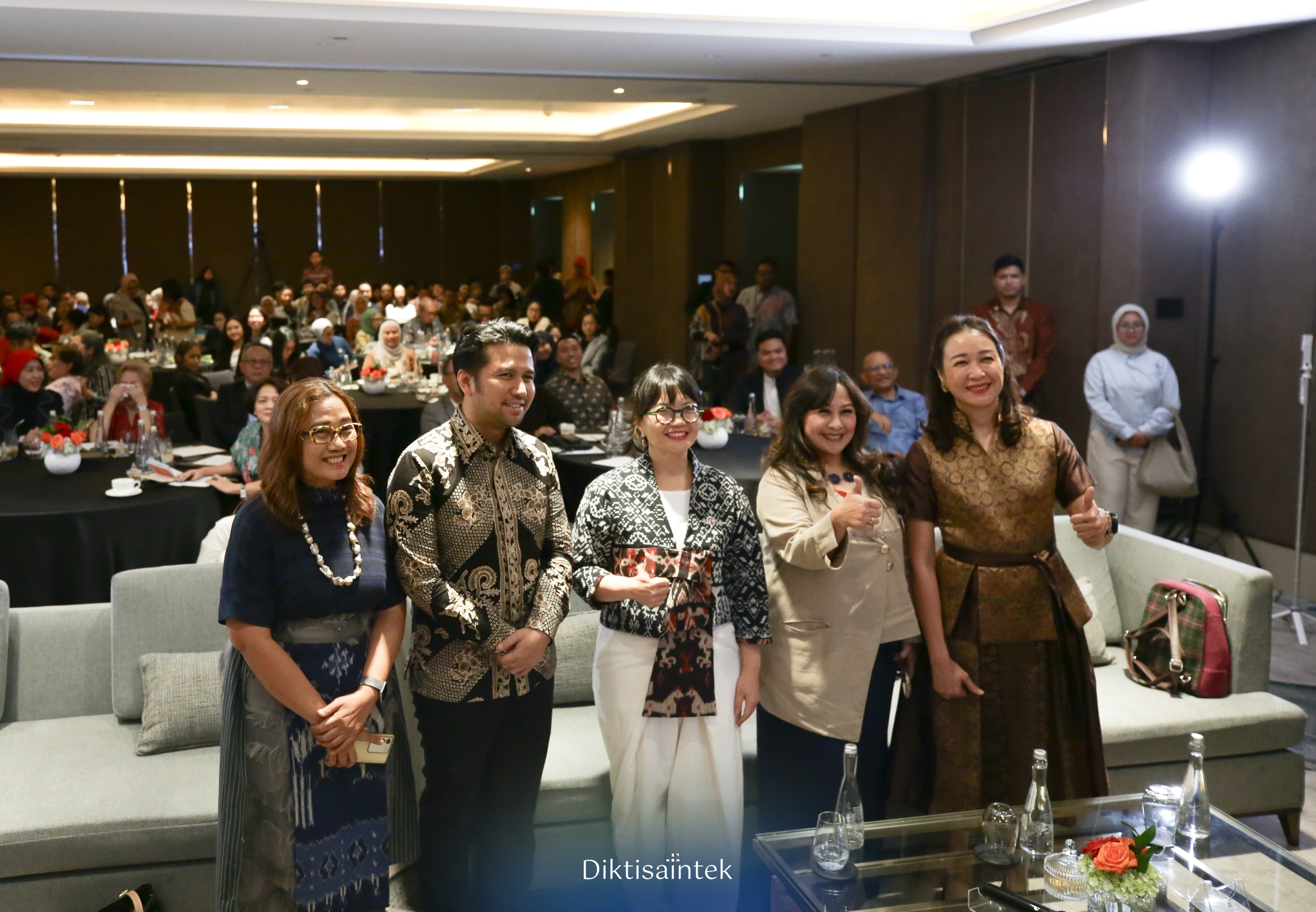 Wamendiktisaintek Tekankan Literasi Digital dan Pemahaman Akar Hoaks dalam Konferensi IABC Indonesia 2025