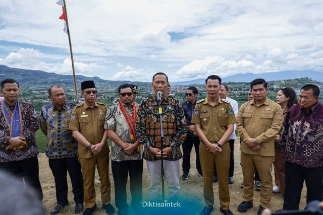 Kunker Wamendiktisaintek Fauzan di Provinsi Bengkulu serta Penyerahan Sertifikat Lahan Sekolah Garuda, Rejang Lebong