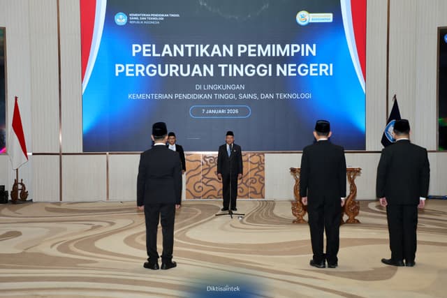 Sesjen Kemdiktisaintek Melaksanakan Pelantikan Pejabat PTN