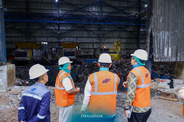 Kunjungan Dirjen Risbang Fauzan ke UPST Bantar Gebang, Bekasi