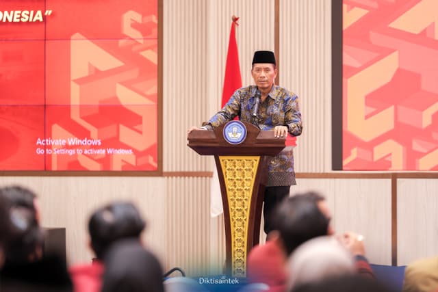 Wamendiktisaintek menghadiri di acara Kick Off Milad IMM