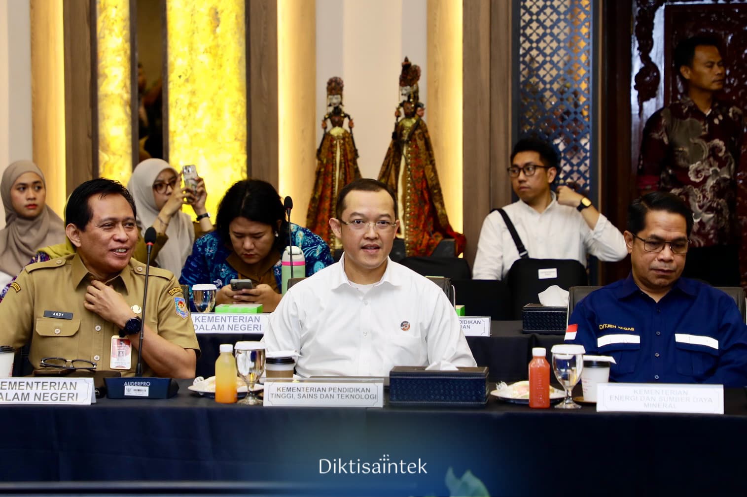 Plt. Sesjen Kemdiktisaintek Menghadiri Satuan Tugas Percepatan Program Pemerintah untuk Mendukung Peningkatan Pertumbuhan Ekonomi (P3M-PPE)