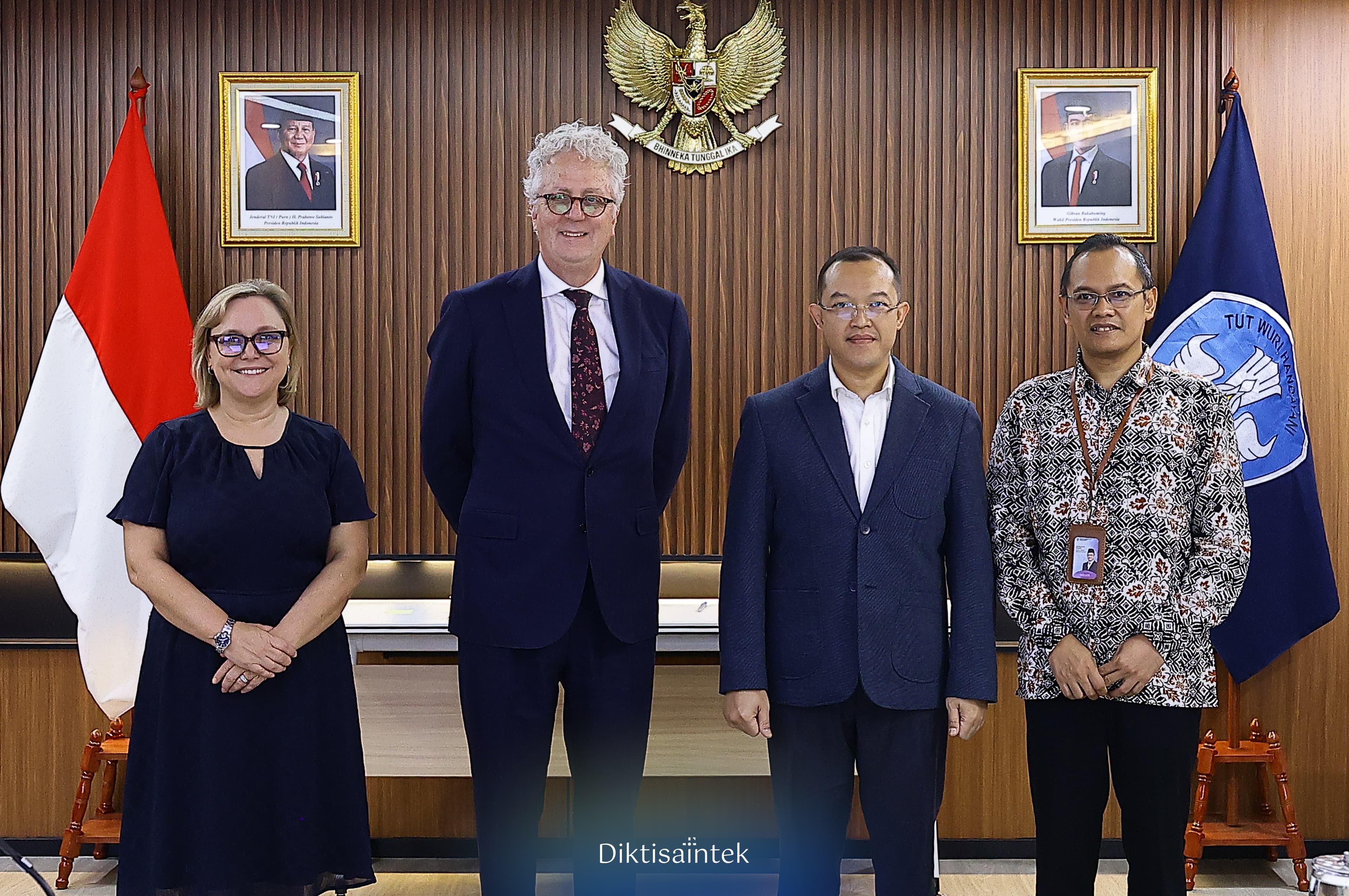 Perkuat Kolaborasi Global Kemdiktisaintek dsn University of Sydney Teken Perjanjian Beasiswa Bersama