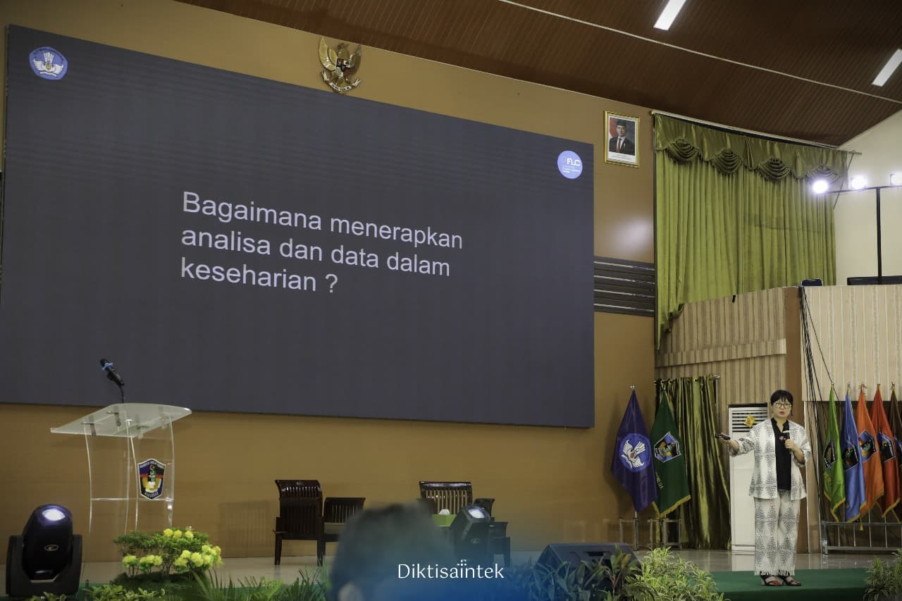 Indonesia Future Leaders Camp, Kemdiktisaintek Ajak Gen-Z Calon Pemimpin Bangsa untuk Berpikir Penuh Analisis