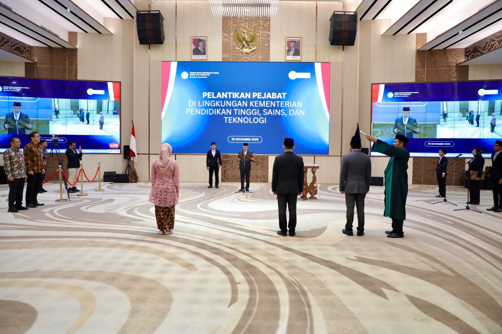 Kemdiktisaintek Lantik Pejabat Baru Berdasar Sistem Merit