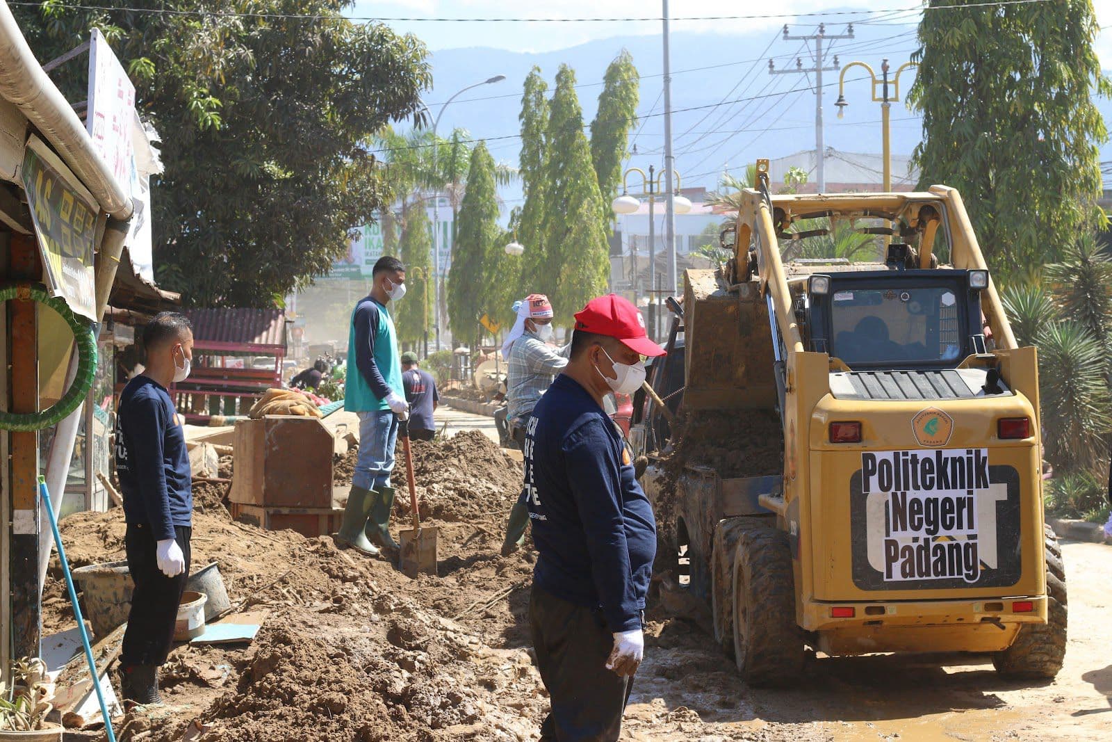 Kemdiktisaintek Konsolidasikan Program Pengabdian Masyarakat Tanggap Darurat Bencana Sumatra