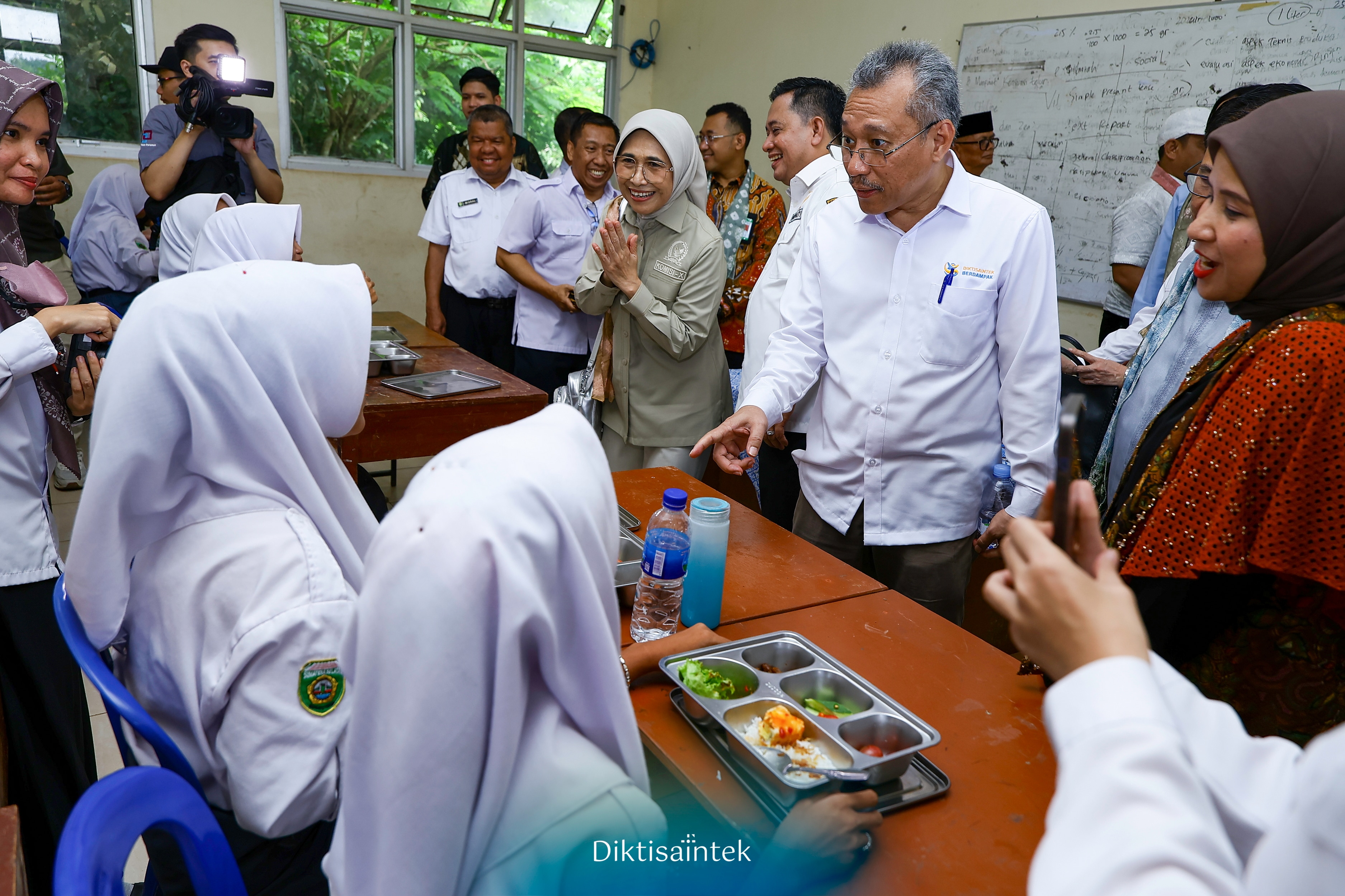 Kemdiktisaintek Terus Perluas Akses Pendidikan Tinggi