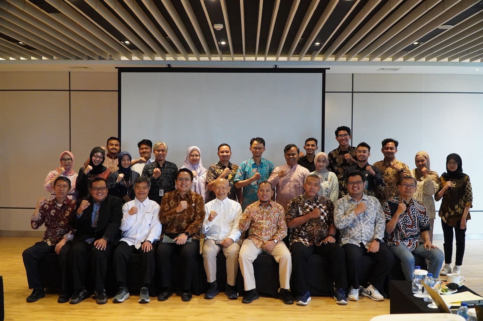 Menuju Transformasi Energi Bersih: Dirjen Risbang Dorong Riset Transisi Kompor Listrik di Forum FGD UGM