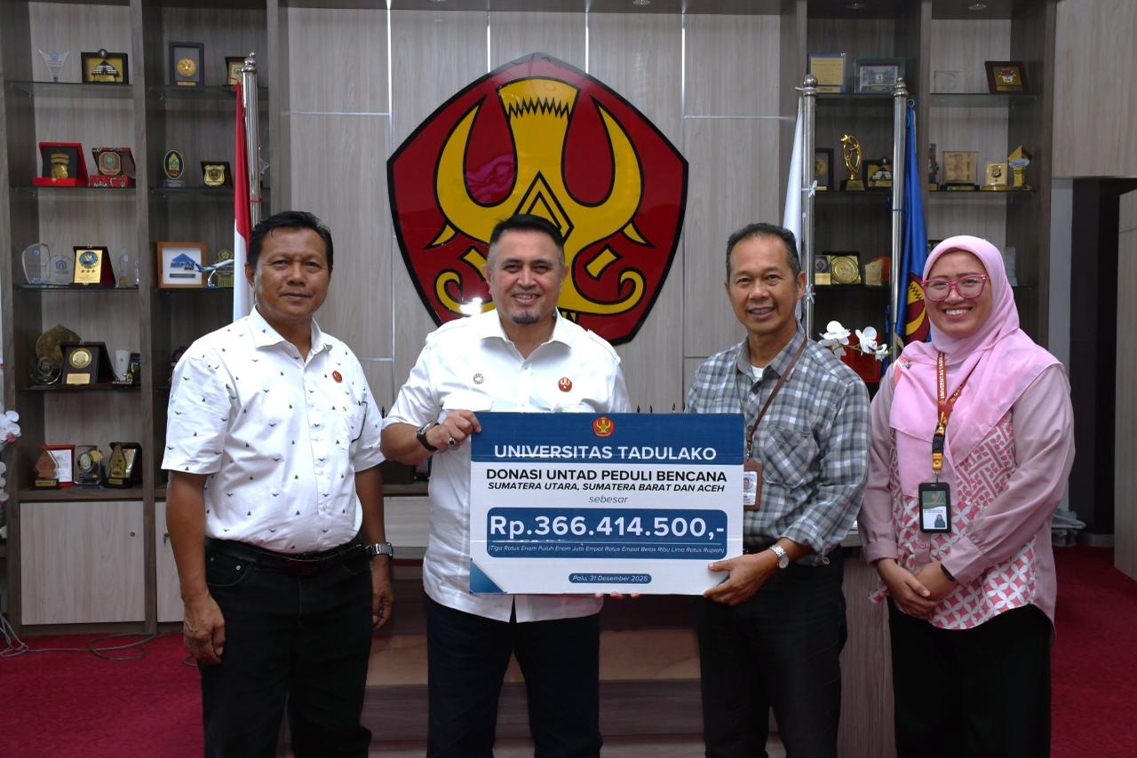 Untad Salurkan Donasi Rp366 Juta untuk Korban Bencana di Sumatra