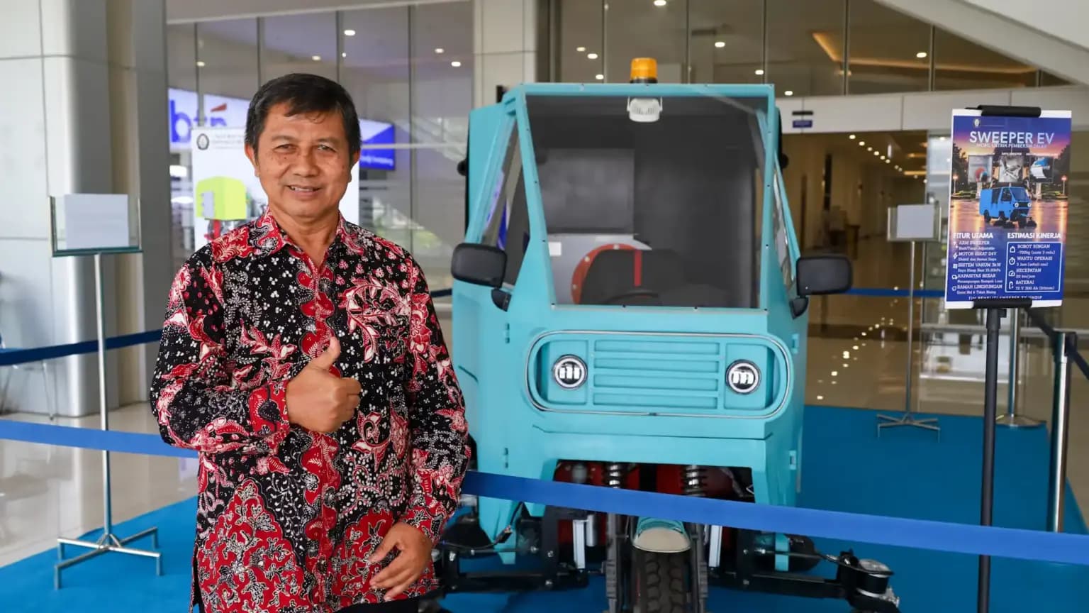 UNDIP Buat Mobil Listrik Pembersih Jalan Ramah Lingkungan