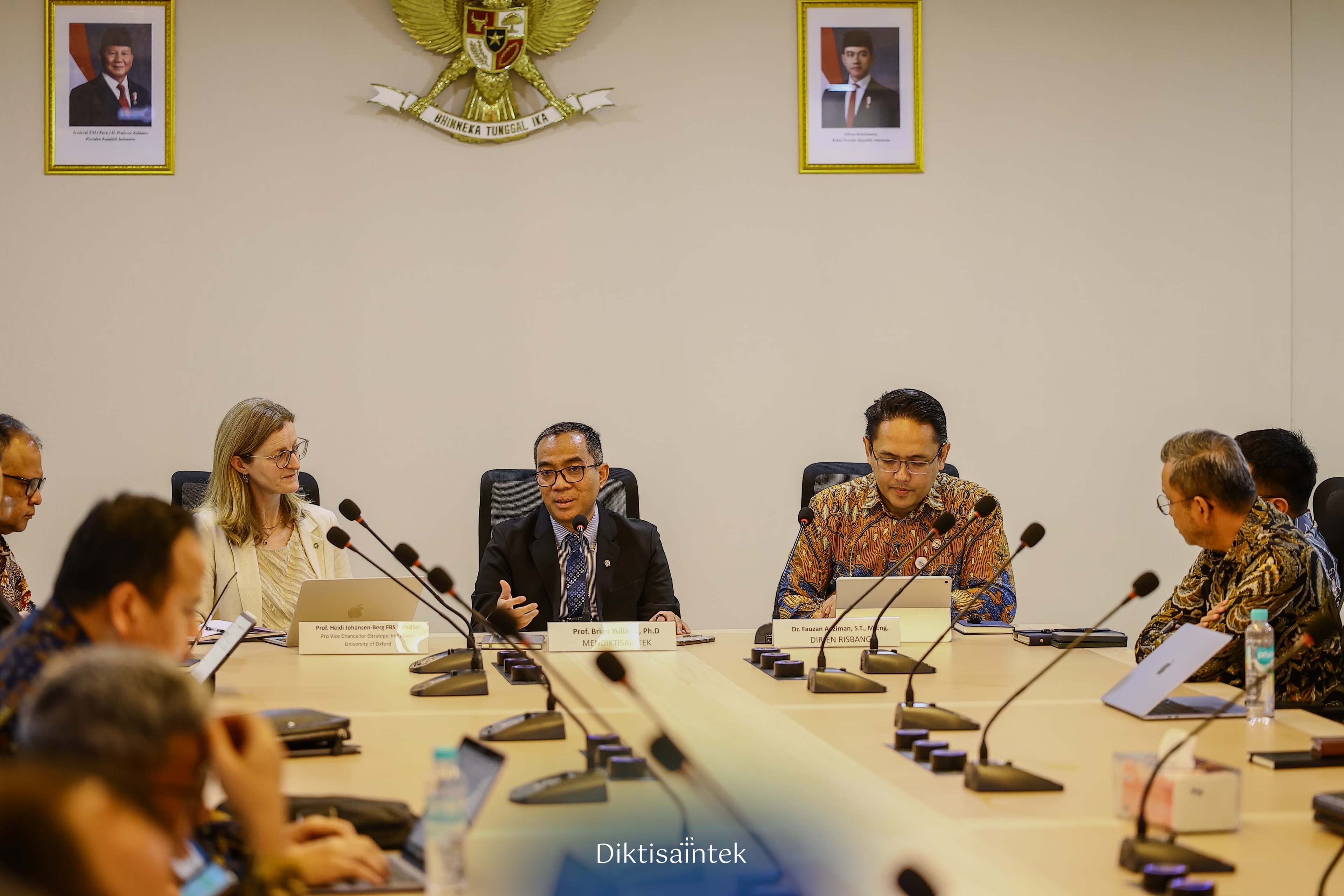 Mendiktisaintek Bahas Kemitraan Strategis dengan University of Oxford