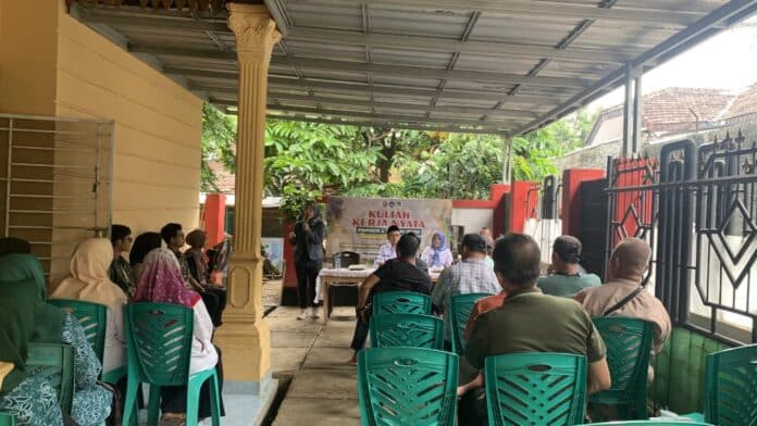 Mahasiswa KKN Unila Dorong Inovasi Nasional Pengelolaan Sampah Organik Lewat Budidaya Maggot