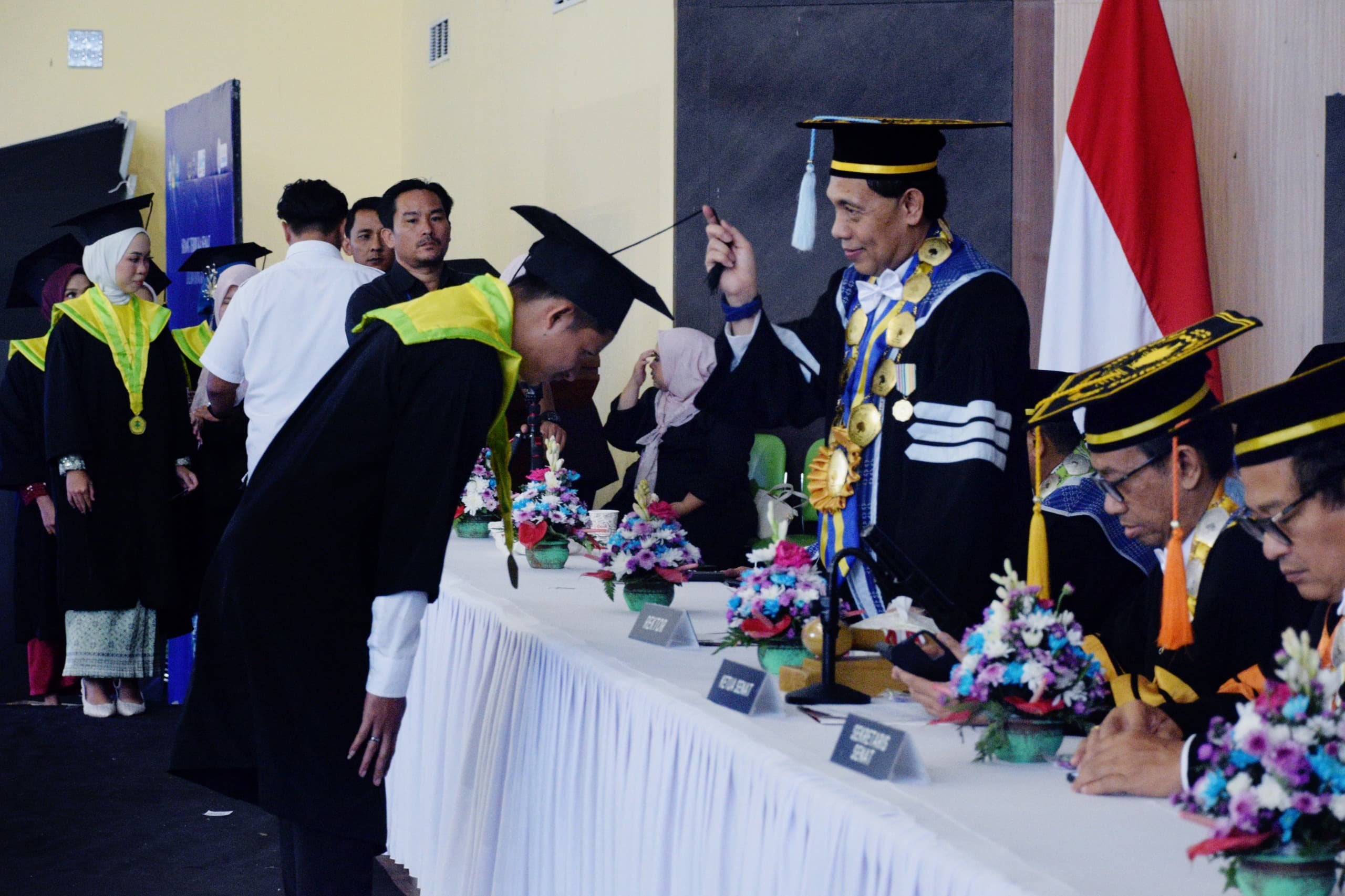 Wisuda Gelombang 1 Untirta Tahun 2026, Prof. Ismunandar: "Jadilah Solusi, Jadilah Penyembuh bagi Dunia"