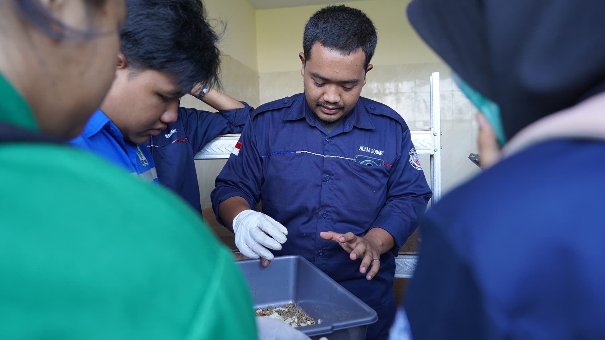 Polije Ubah Limbah Menjadi Berkah Lewat Budidaya Maggot di Hari Bumi