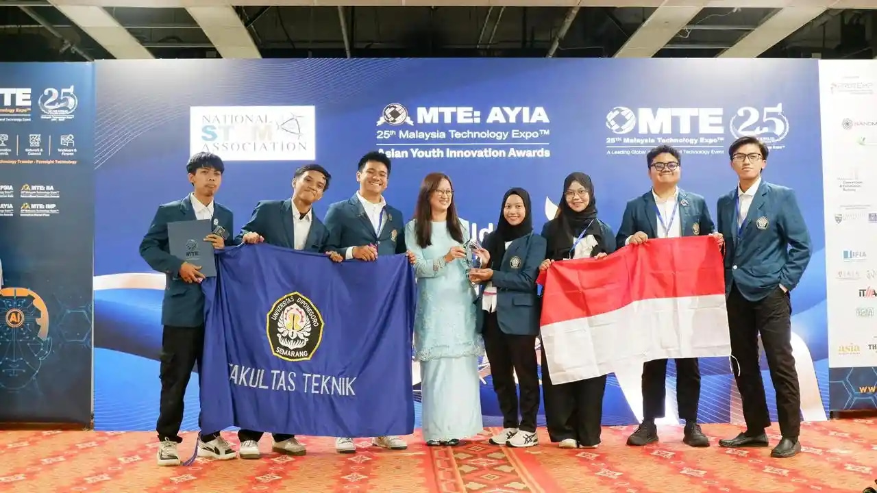 Kecoa “Robot” Antarkan Tim Rotect UNDIP Raih Gold Medal di Malaysia Technology Expo 2026
