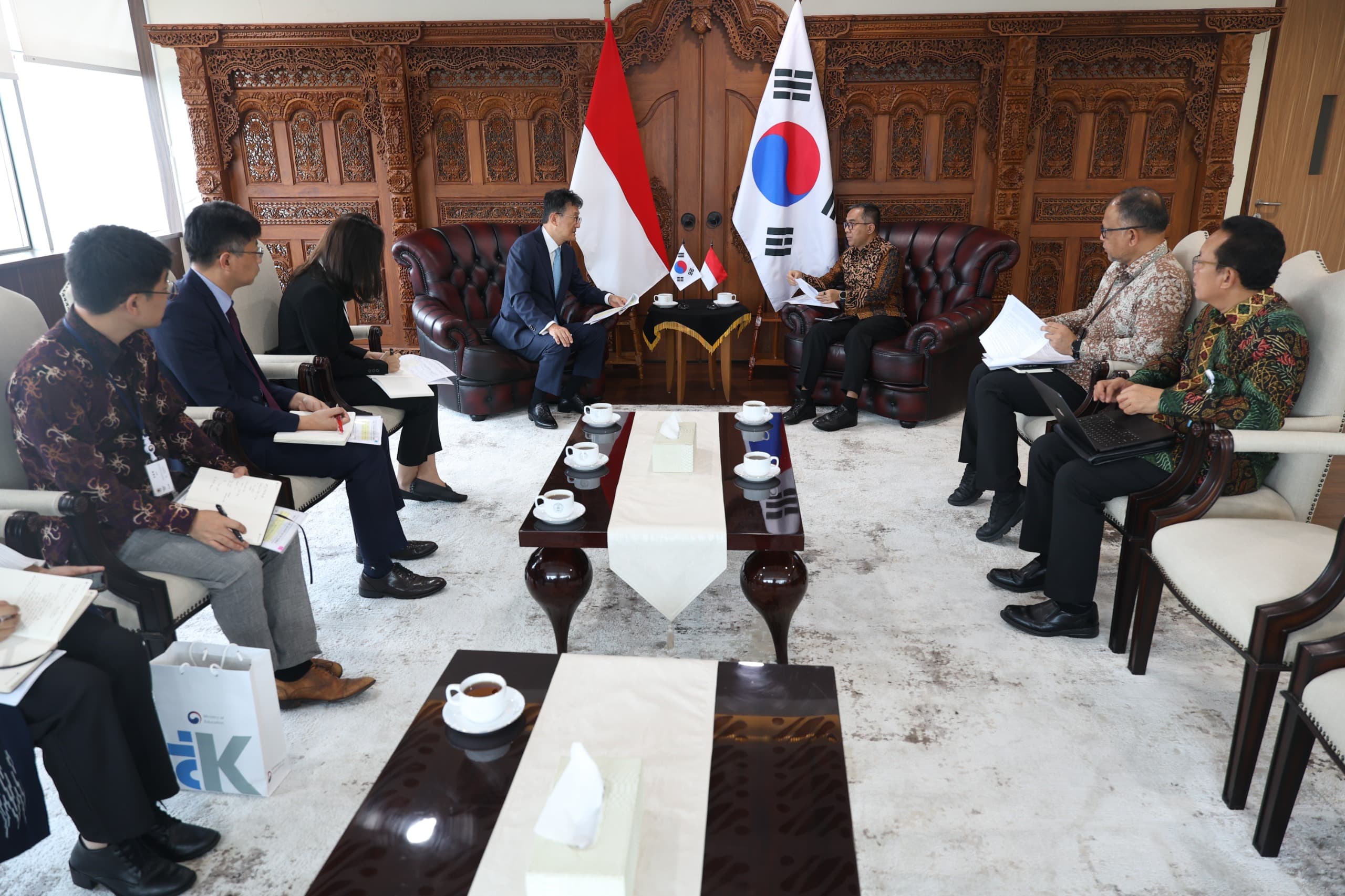 Kemdiktisaintek-Kedubes Republik Korea Kuatkan Sinergi Pendidikan Tinggi dan Riset Bidang STEM