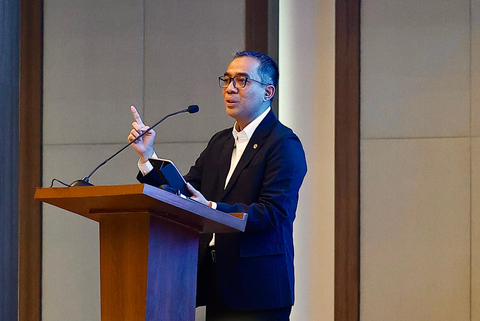 Tak Ingin Ada Talenta Indonesia Gagal Kuliah karena Biaya, Kemdiktisaintek Minta PTN Lakukan Penelusuran