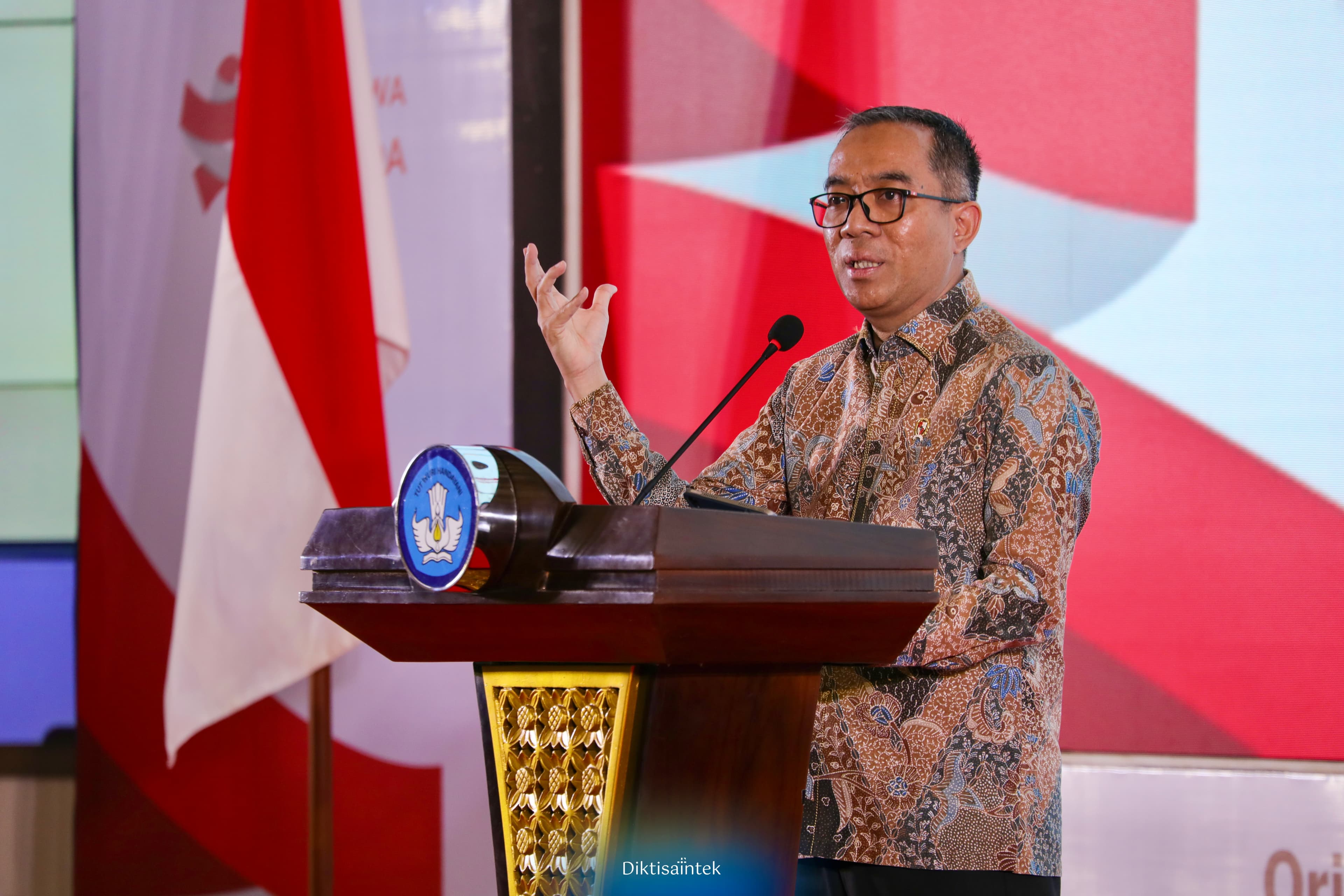 Kemdiktisaintek Berikan Pembekalan kepada SMA Unggul Garuda Transformasi dan Penerima Beasiswa Garuda