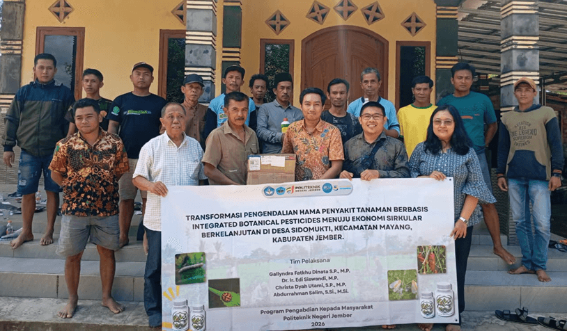 Polije Dampingi Petani Sidomukti Kendalikan Hama
