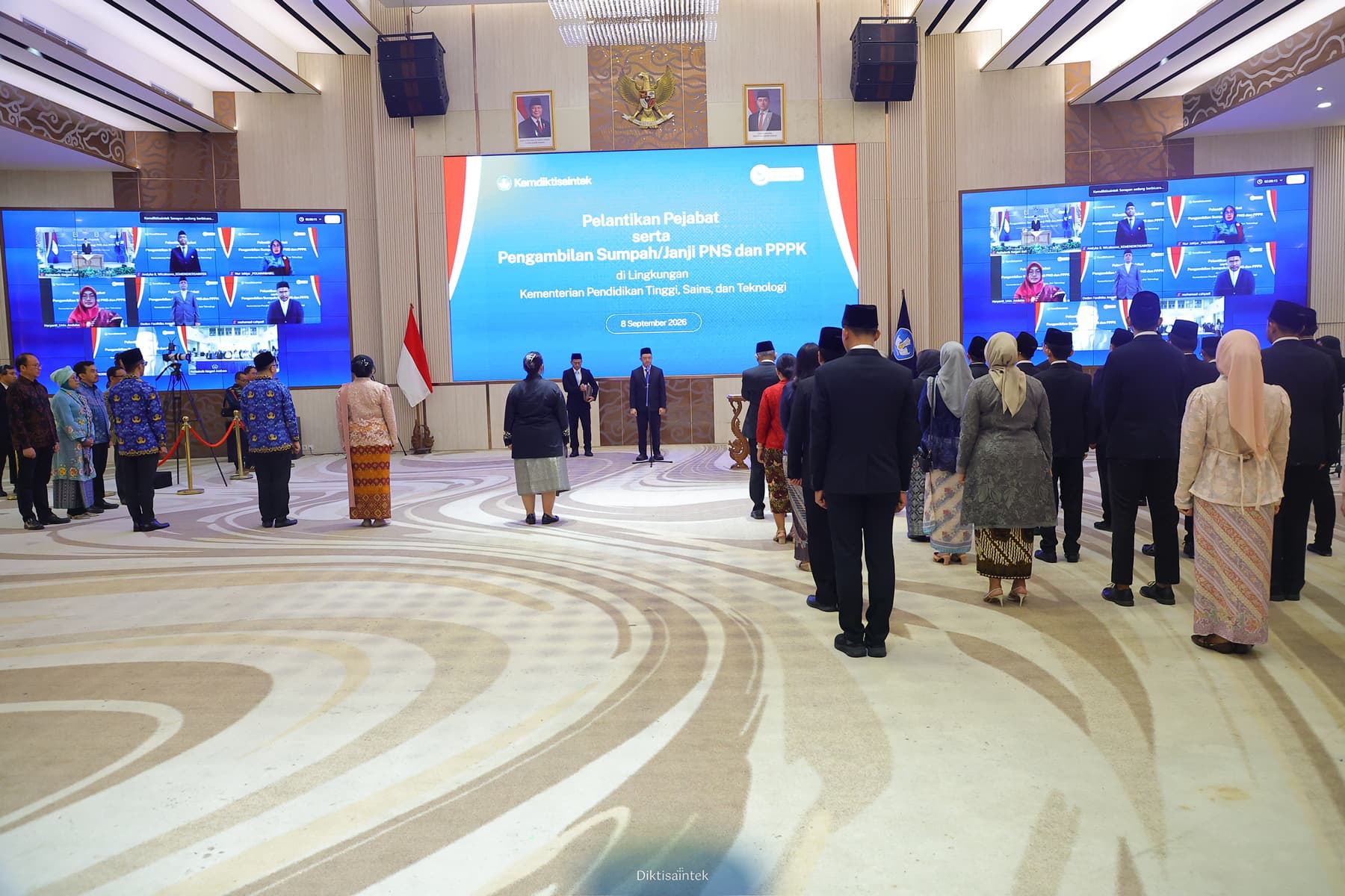 Perkuat Integritas, Kemdiktisaintek Lantik Pimpinan Perguruan Tinggi dan Pejabat Fungsional