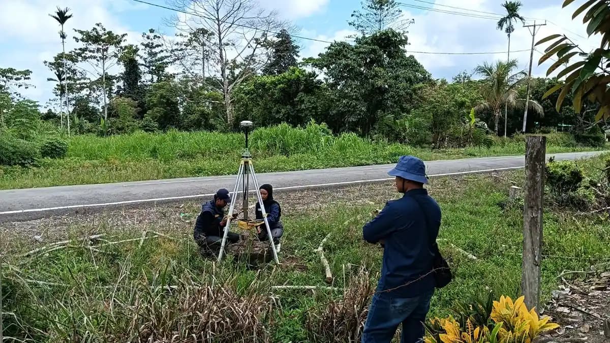 Tingkatkan Akurasi Peta Dasar Senggi, Tim Ekspedisi Patriot UNDIP Manfaatkan Teknologi Drone dan GNSS