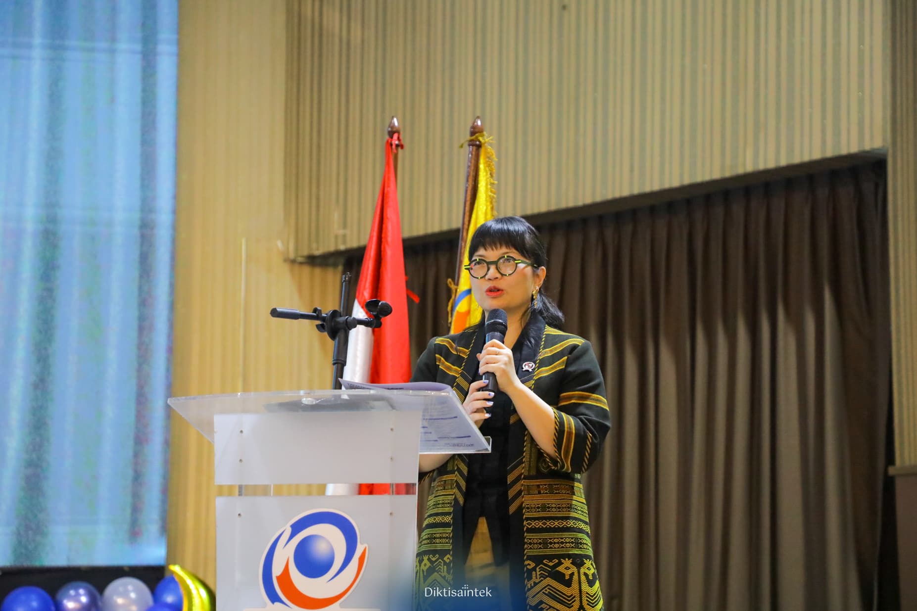 Wamendiktisaintek Ajak Mahasiswa Bangun Pengetahuan di Era AI