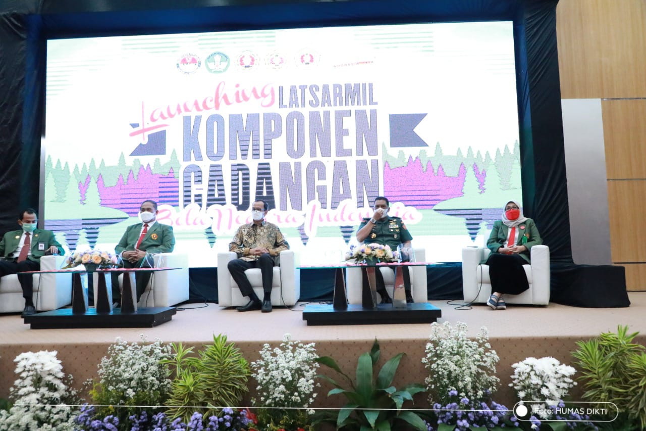 Tangkapan Lensa - Launching Latsarmil Komponen Cadangan Bela Negara di UNP Veteran Jawa Timur, (23/4).