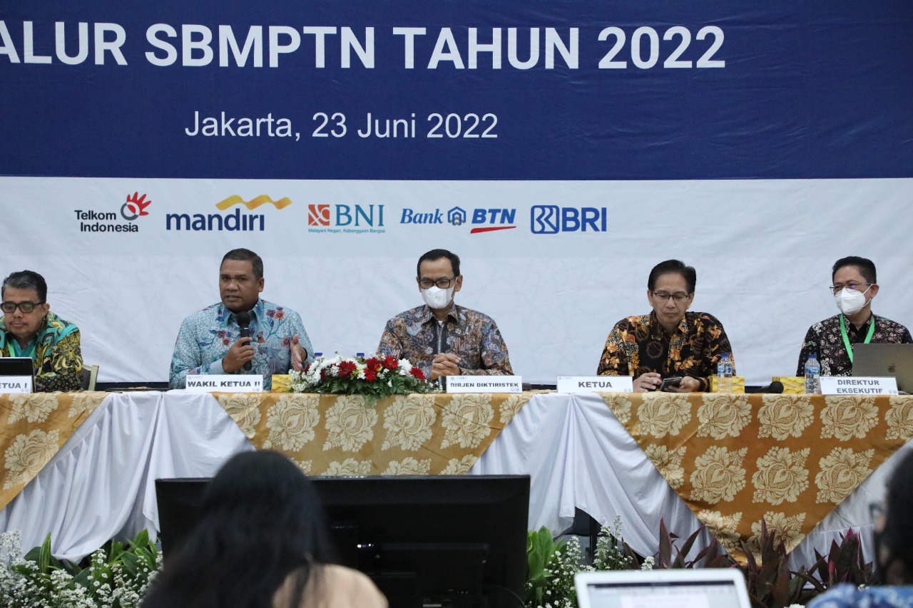 Tangkapan Lensa-Konferensi Pers Pengumuman Hasil Seleksi Jalur SBMPTN Tahun 2022. (23/6).