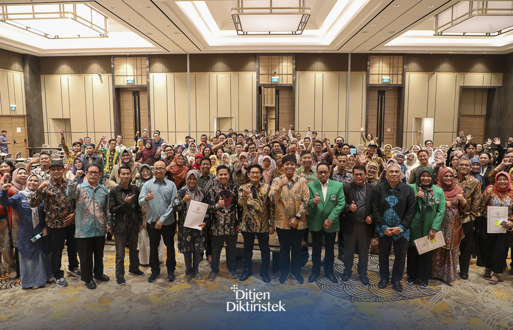 Penandatanganan Perjanjian Kerja Sama Program Pembinaan Industri Rumah Tangga Usaha Mikro-Berbasis Kemitraan Tahun 2024. (18/10).