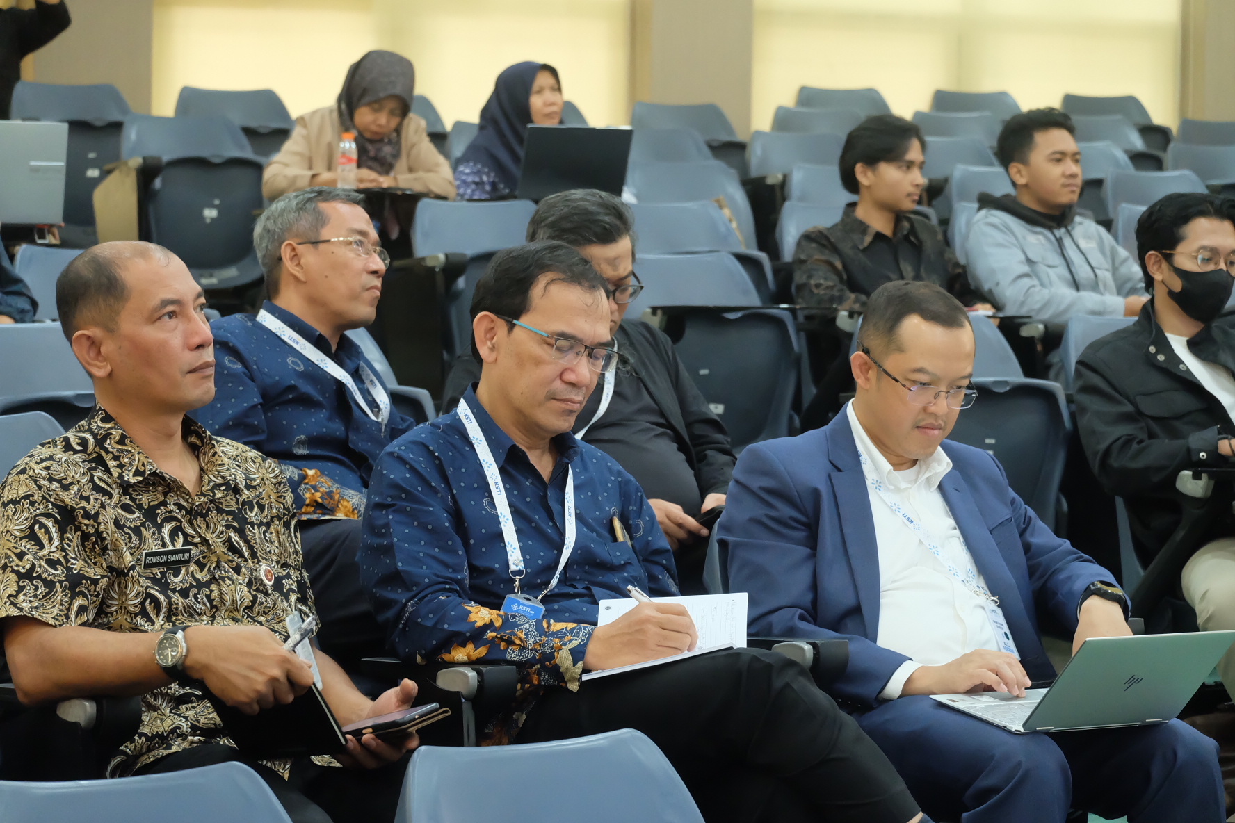 Sesi panel diskusi Science, Technology, Engineering, and Mathematics (STEM)