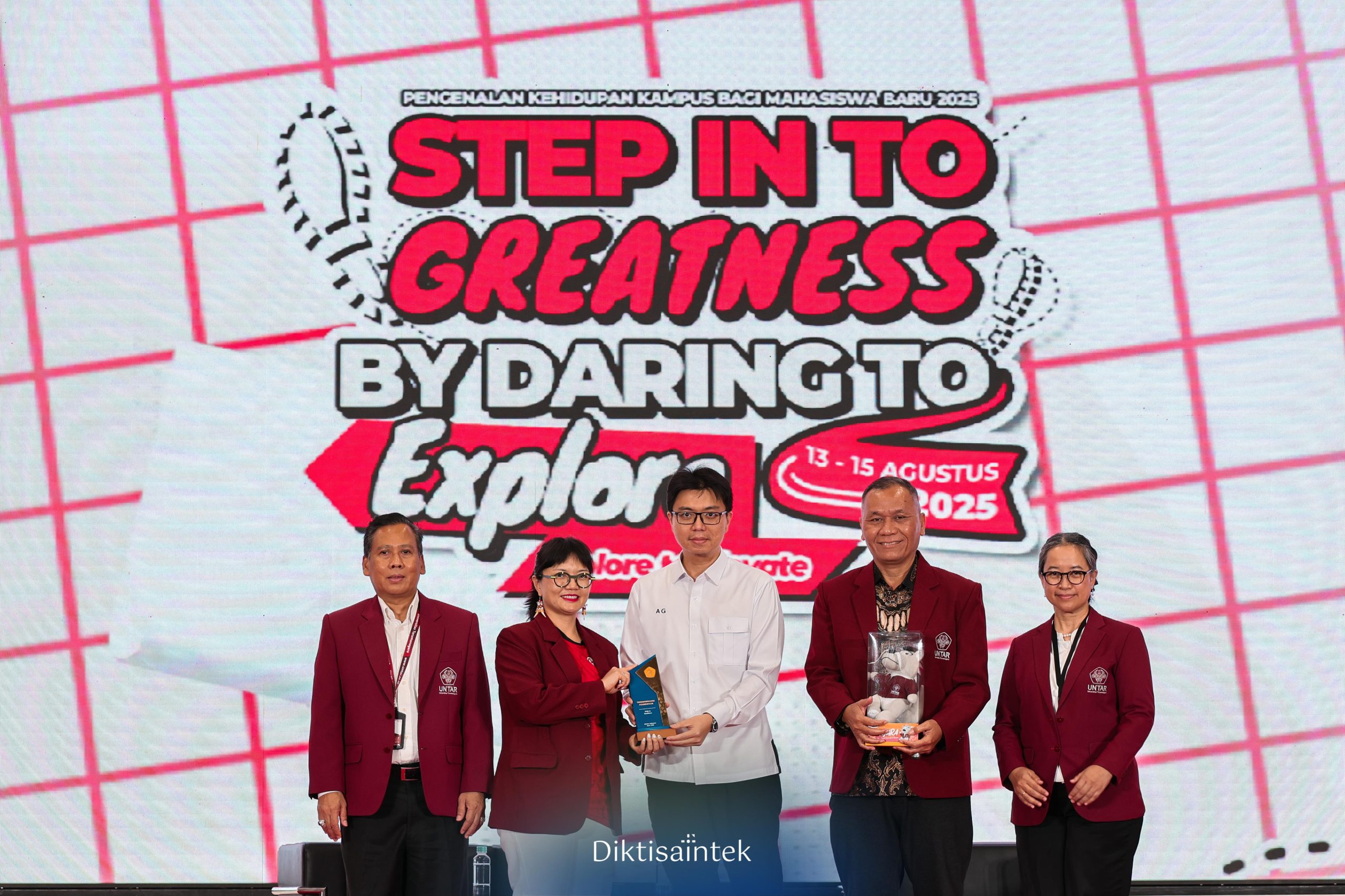 Wamendiktisaintek Stella Christie Memberikan Kuliah Umum Pada Acara PKKMB Universitas Tarumanegara Tahun 2025