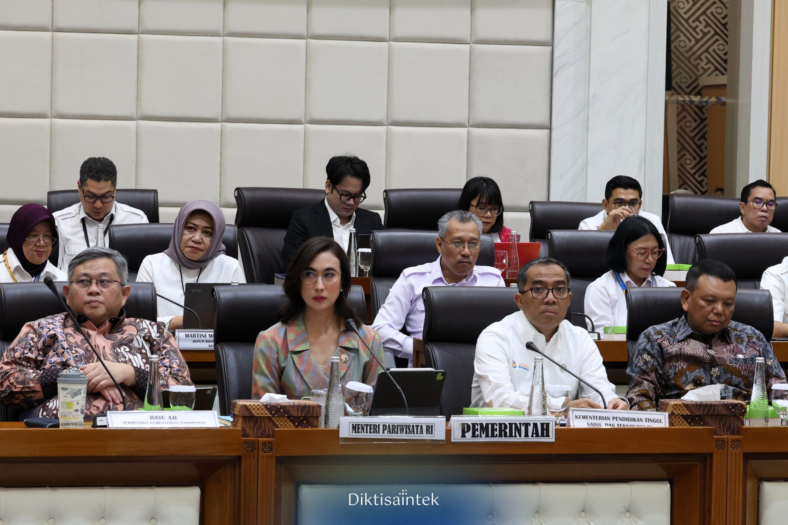 Mendiktisaintek Raker DPR Komisi VII Membahas RUU Tentang Kepariwisataaan