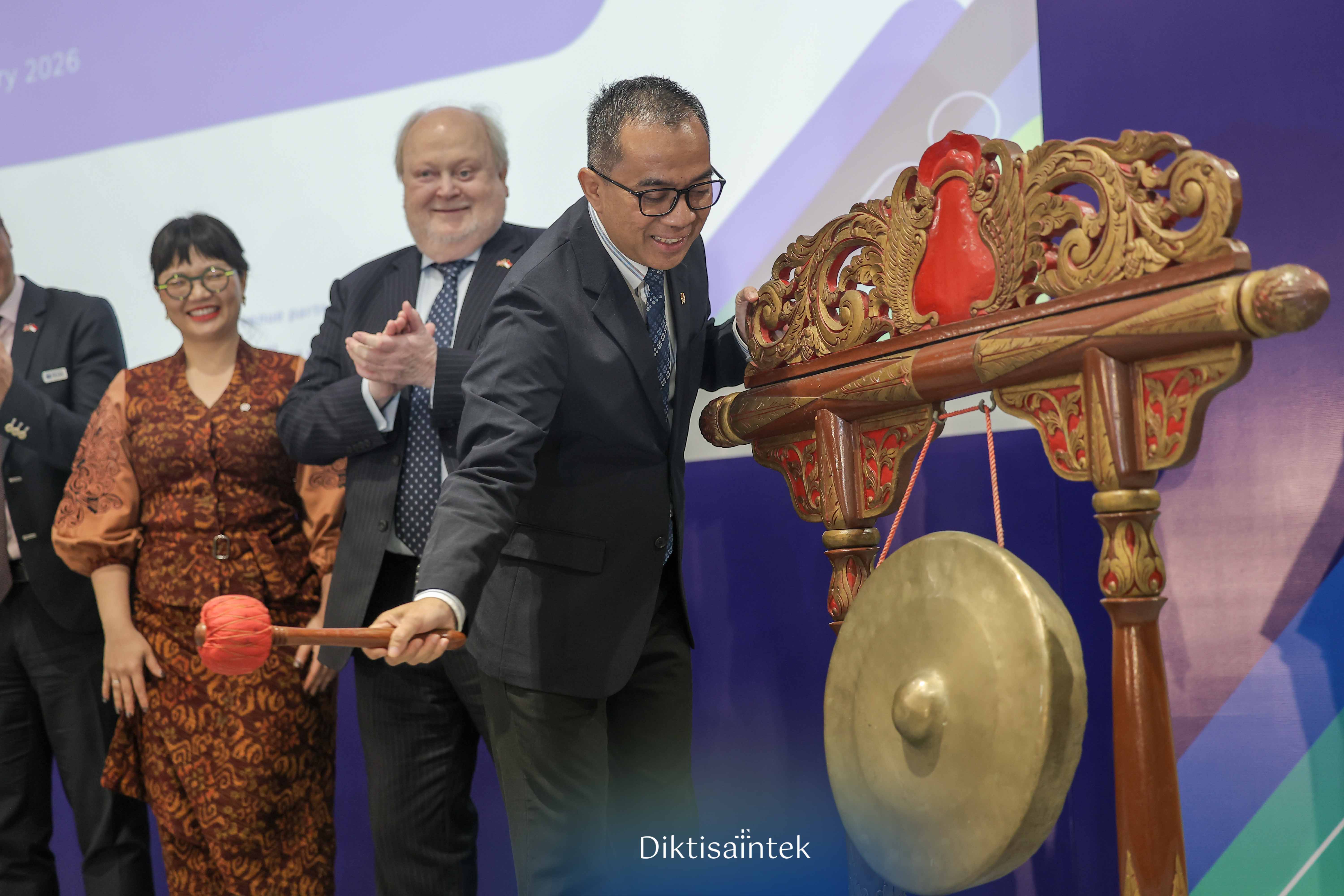 Kolaborasi Indonesia-Inggris: Pererat Hubungan Pendidikan Transnasional untuk SDM Unggul